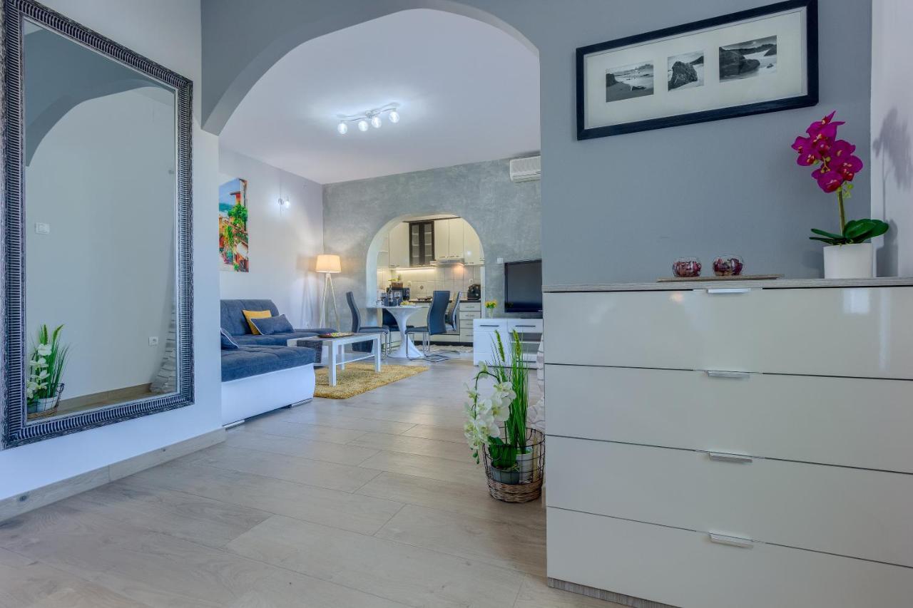 Apartments Pepa Podstrana Luaran gambar