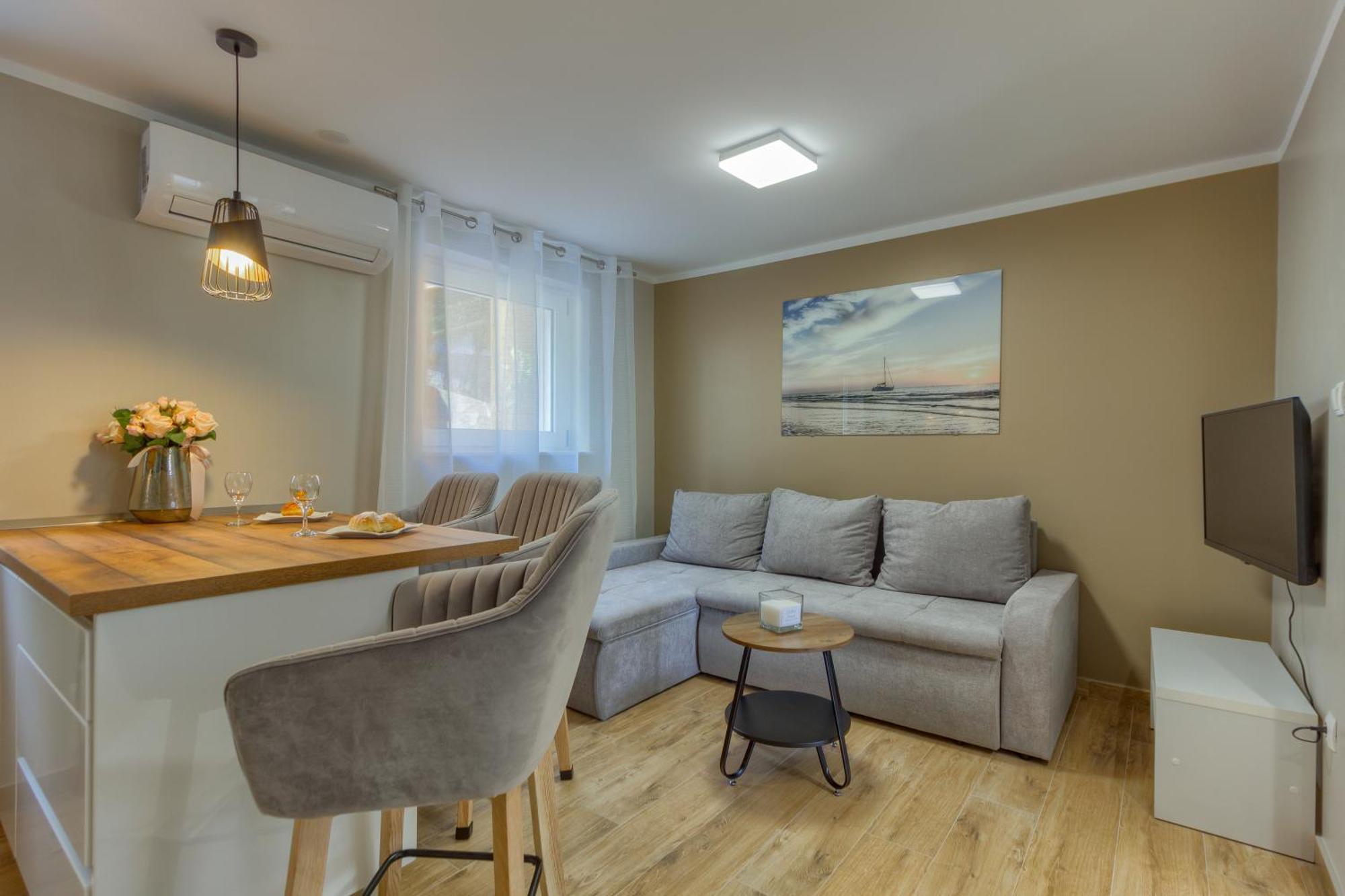 Apartments Pepa Podstrana Bilik gambar