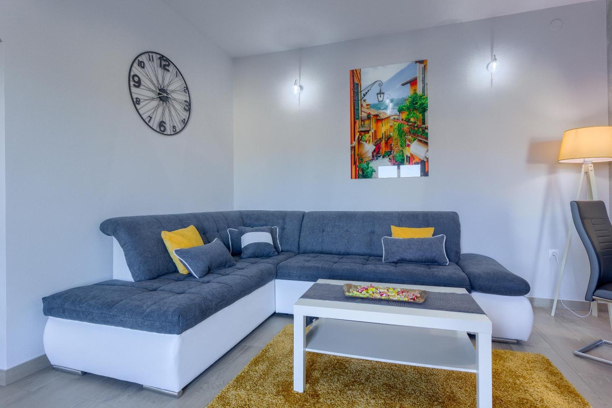 Apartments Pepa Podstrana Bilik gambar