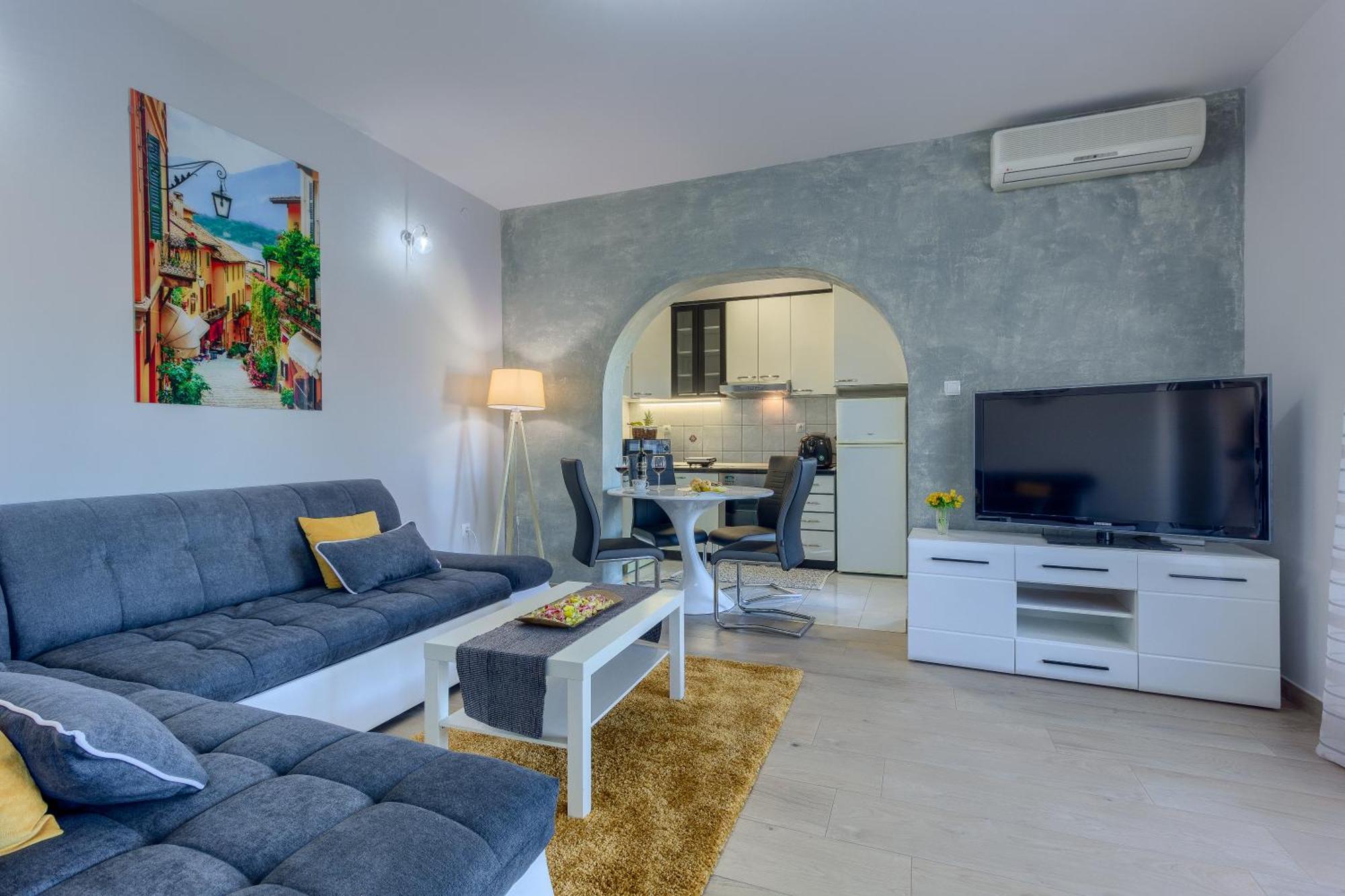 Apartments Pepa Podstrana Bilik gambar