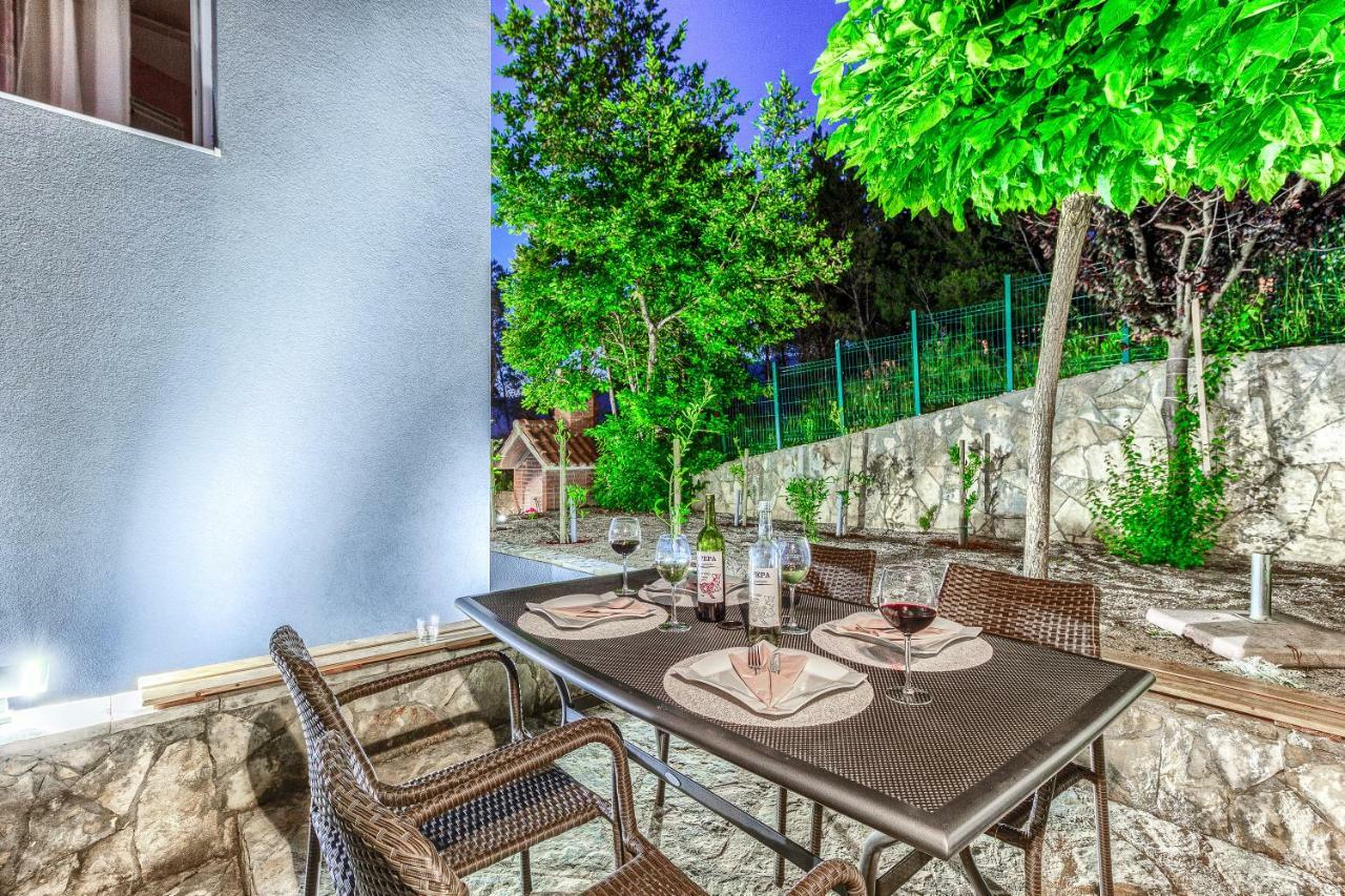 Apartments Pepa Podstrana Luaran gambar