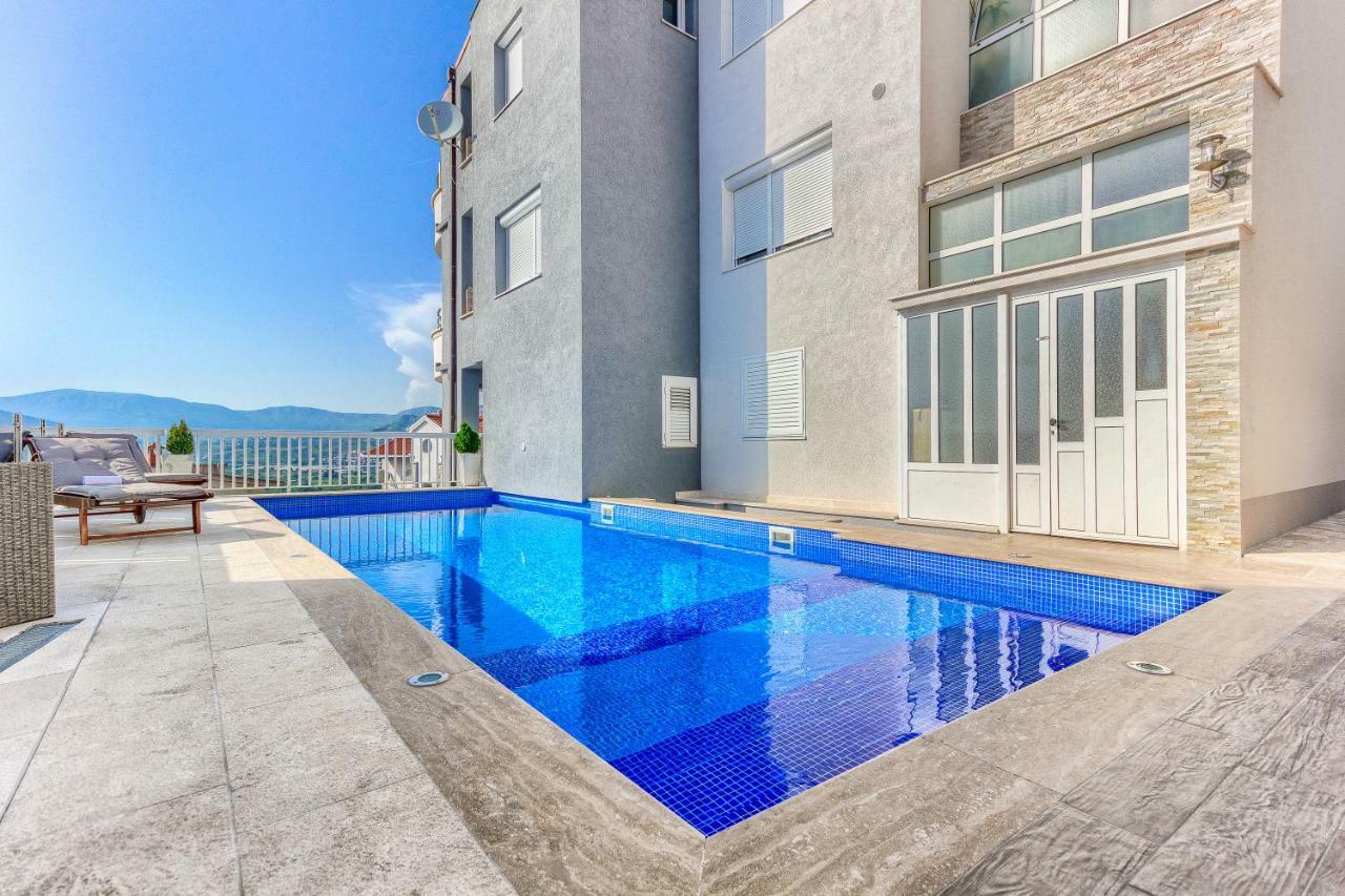 Apartments Pepa Podstrana Luaran gambar