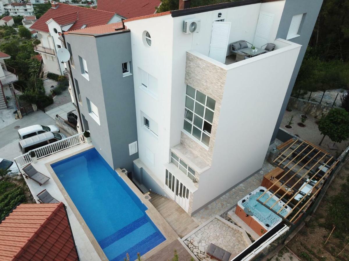 Apartments Pepa Podstrana Luaran gambar