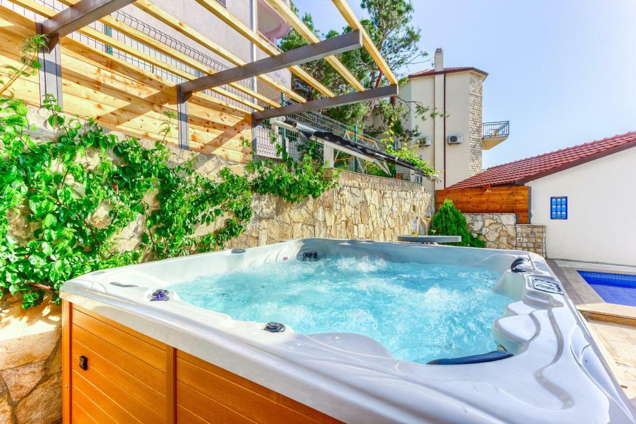 Apartments Pepa Podstrana Luaran gambar